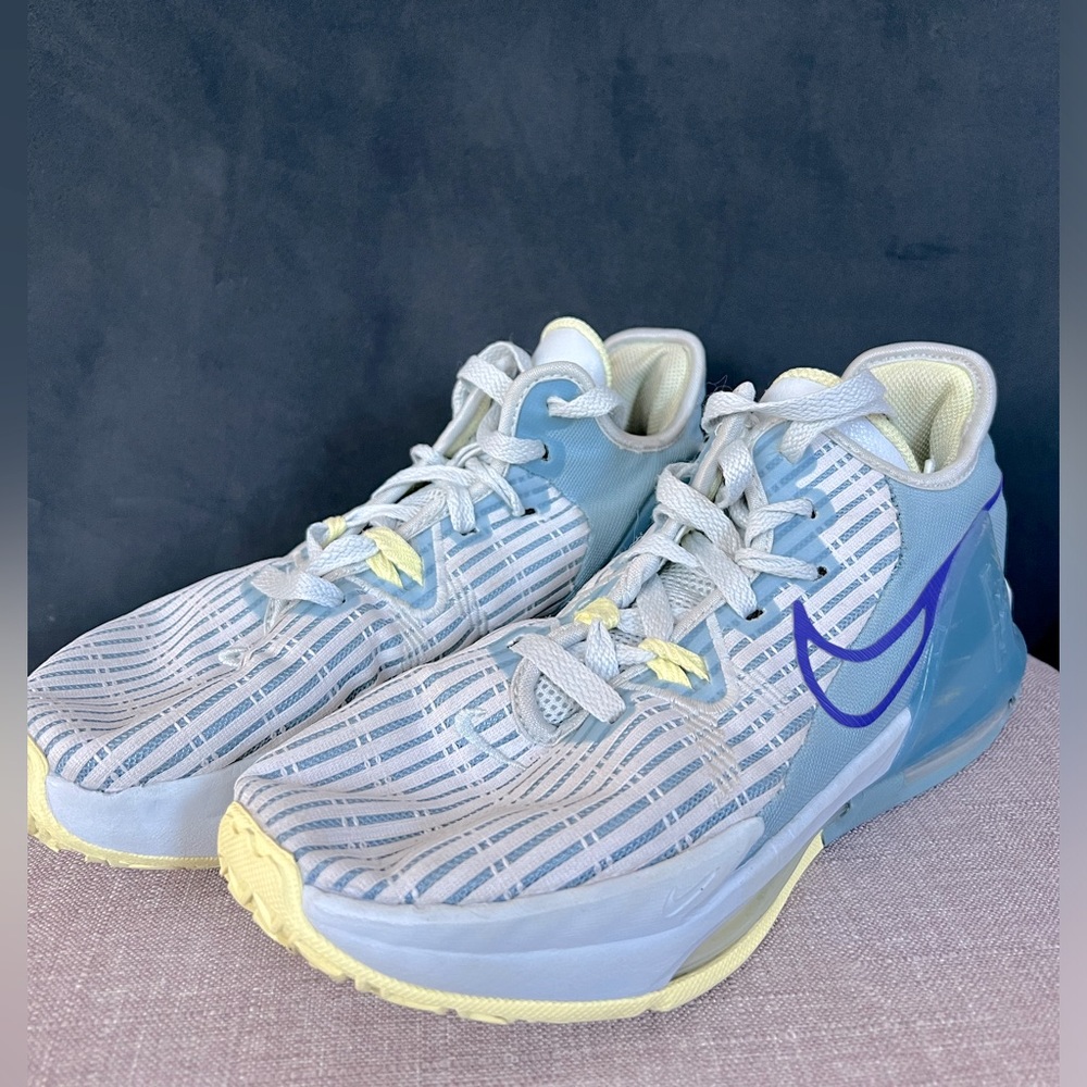 Nike LeBron Witness